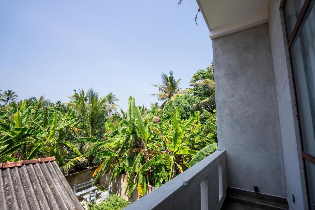Plantation Surf Inn & Restaurant - Midigama East Eksteriør billede