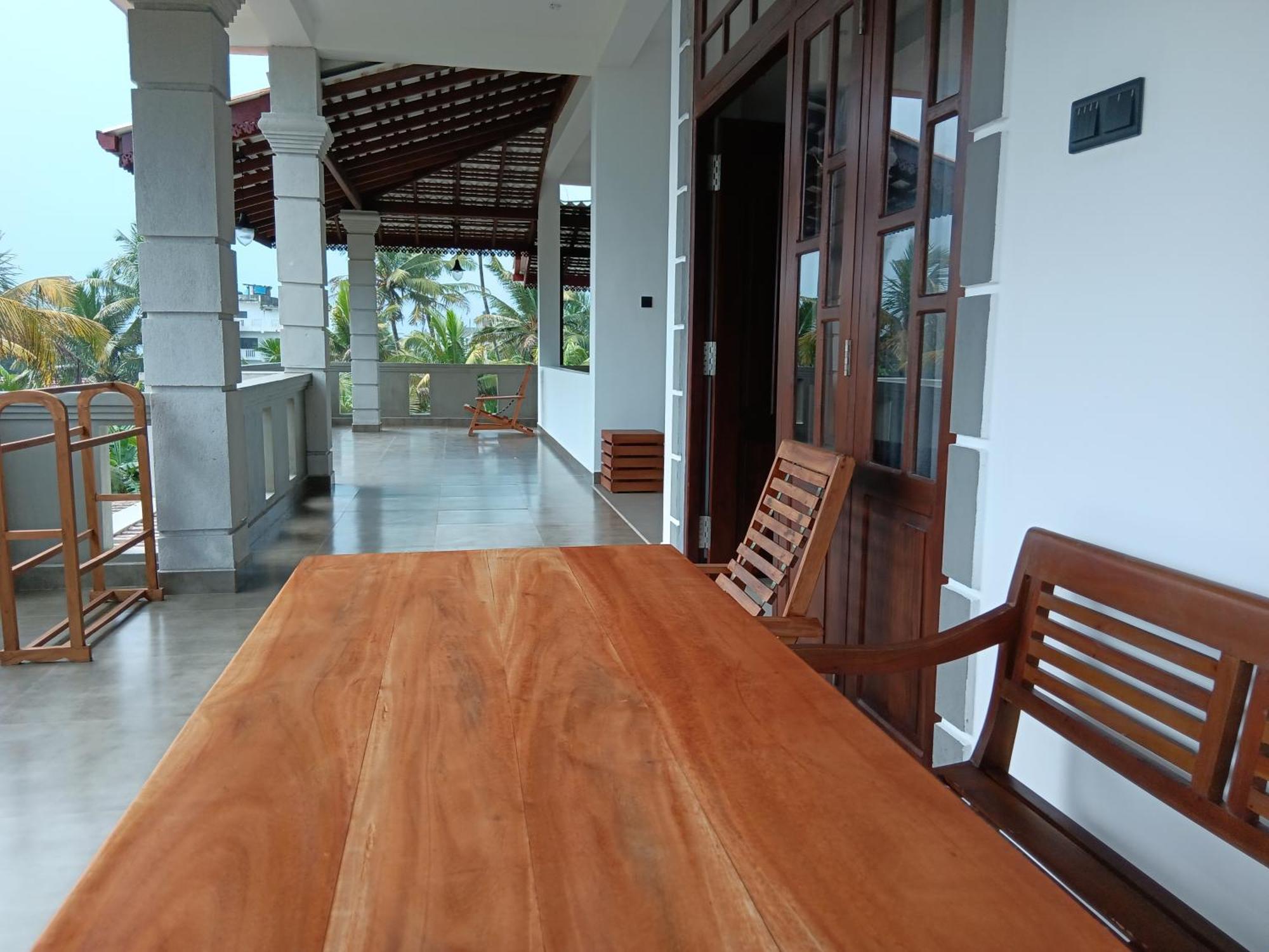 Plantation Surf Inn & Restaurant - Midigama East Eksteriør billede